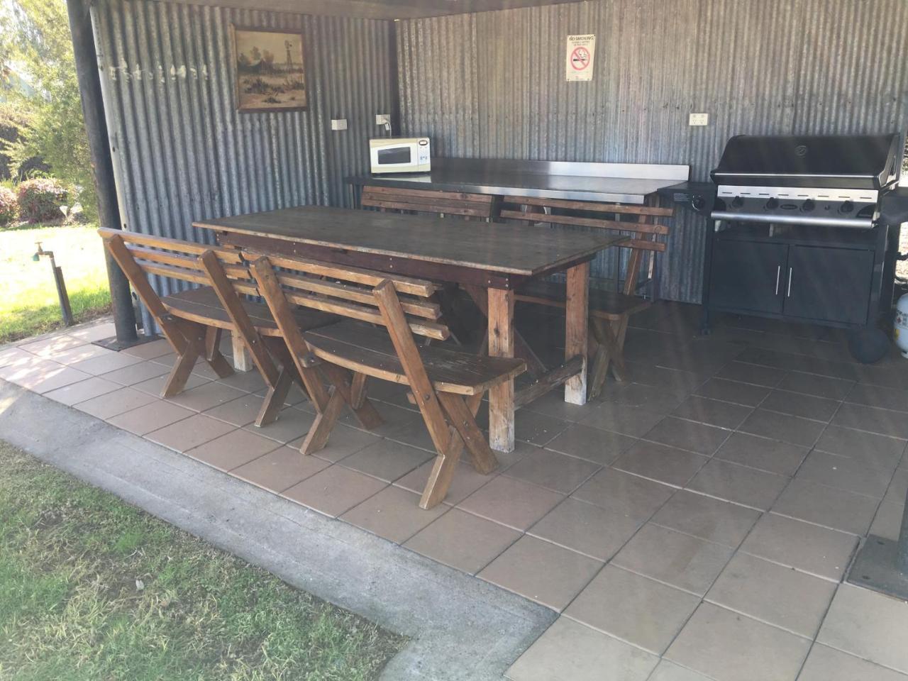 Tuckerbox Motor Inn กันดาไก ภายนอก รูปภาพ